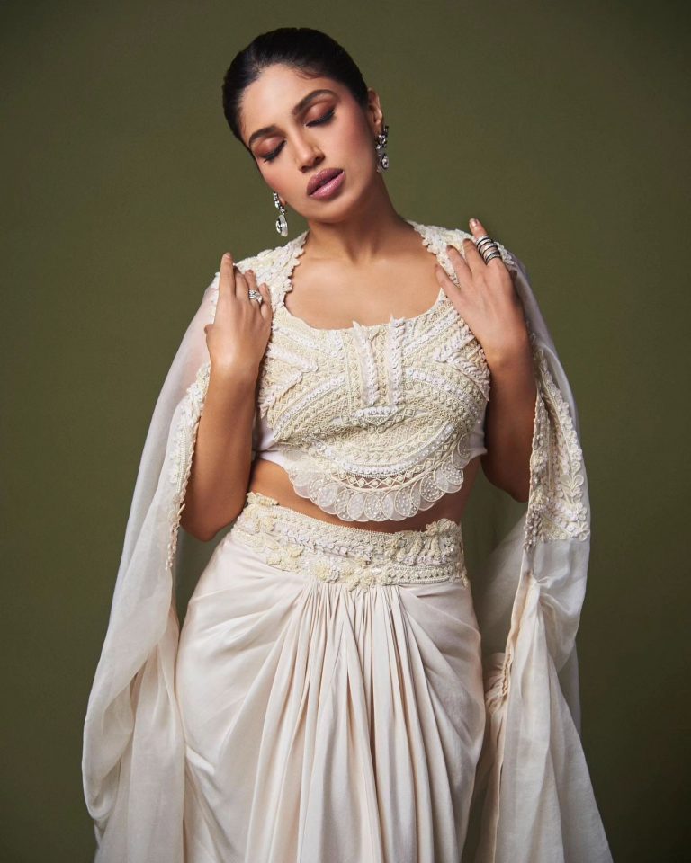 Gilded Designer Blouses That Will Rule Bridal Trends In 2024 ShaadiWish   6. Anamika Khannas Ivory On Ivory Adds Such A Royal Look 768x960 