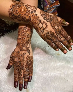 60+ Best Rose Mehndi Designs For Brides & Bridesmaids - ShaadiWish