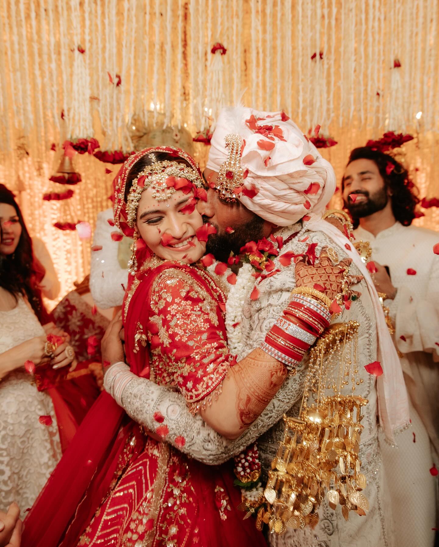 TV Actress Arti Singh Marries Businessman Dipak Chauhan; Check Out All ...