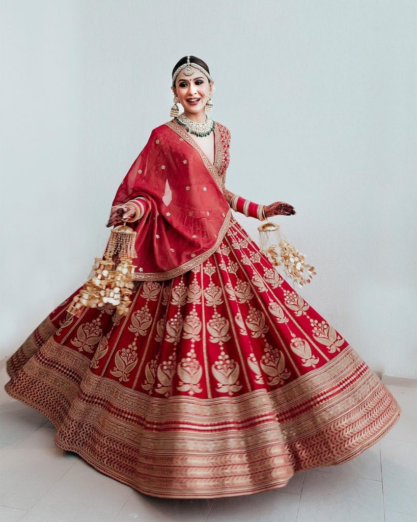 30 Real Brides Prove Monotone Red Bridal Wear Cannot Be Replaced!