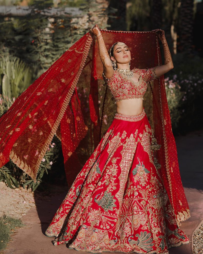 30 Real Brides Prove Monotone Red Bridal Wear Cannot Be Replaced!