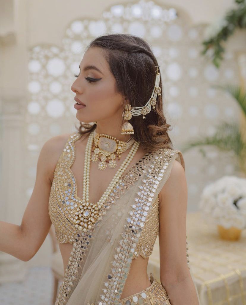 8 Fabulous Ways To Look Like A Million Bucks In A Simple Bridal Lehenga