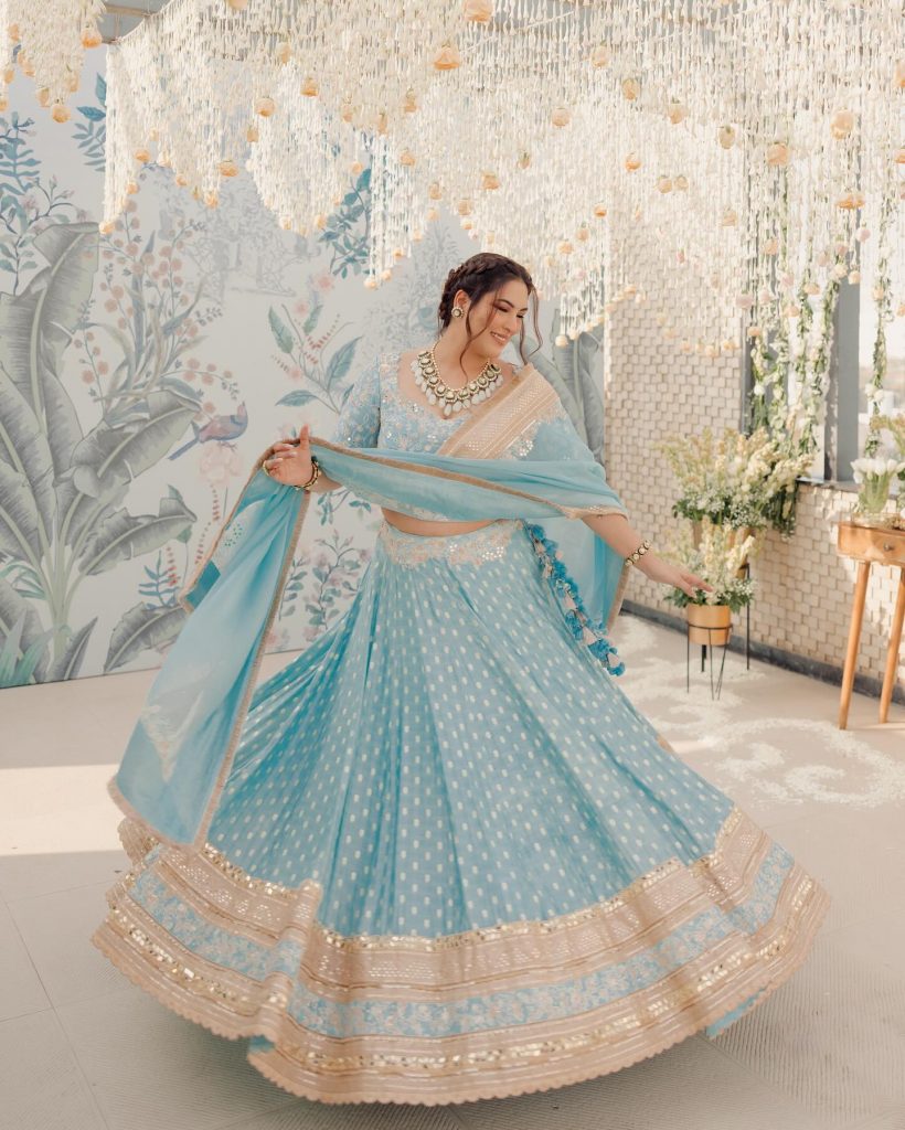 8 Fabulous Ways To Look Like A Million Bucks In A Simple Bridal Lehenga