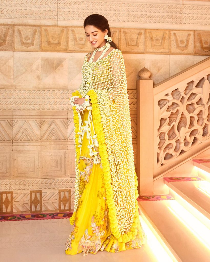 Here’s How Radhika Merchant’s Floral Haldi Dupatta Was Designed!