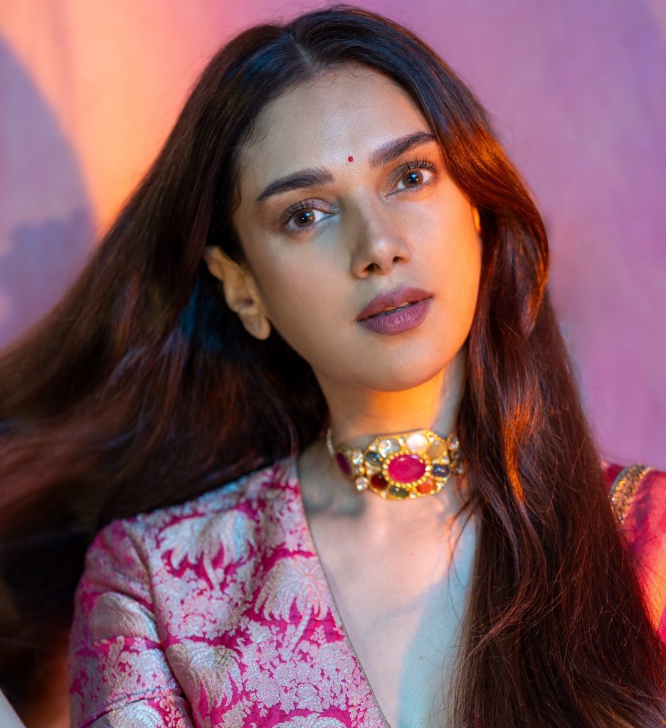 Micro Bindi With Clean-Girl Makeup Is A Hot Trend This Festive Season