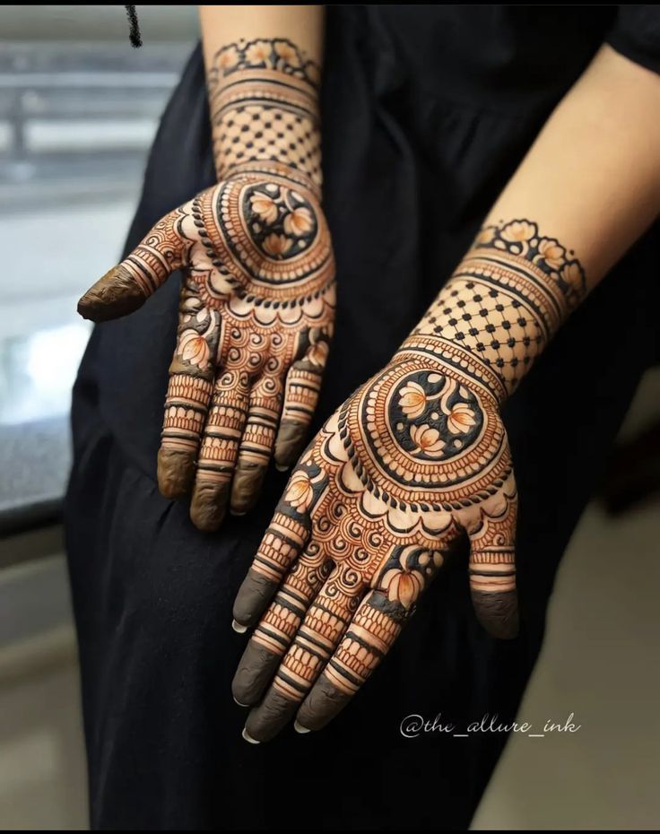 65+ Trending Mehendi Designs For Festive Season 2024