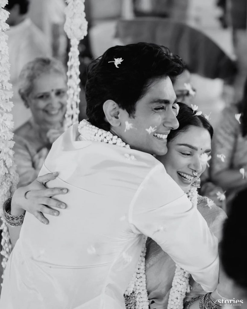 Actors Aditi Rao Hydari & Siddharth Tied The Knot And Their Wedding Pictures Are Dreamy AF!