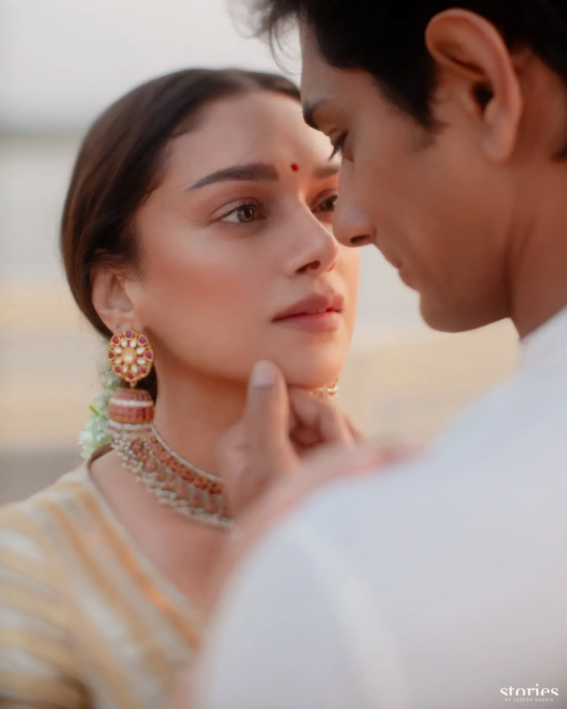 Actors Aditi Rao Hydari & Siddharth Tied The Knot And Their Wedding Pictures Are Dreamy AF!