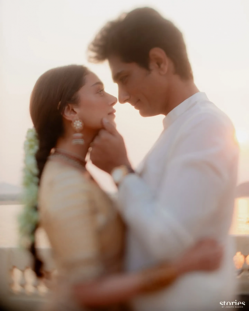 Actors Aditi Rao Hydari & Siddharth Tied The Knot And Their Wedding Pictures Are Dreamy AF!