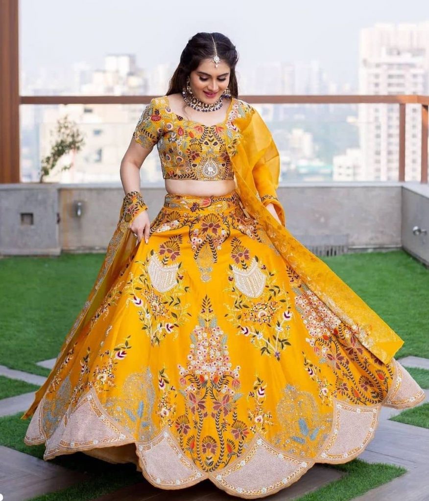 Unique & Fun Ways To Use Yellow In Your Wedding To Make It Festive