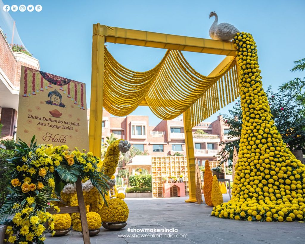 Unique & Fun Ways To Use Yellow In Your Wedding To Make It Festive