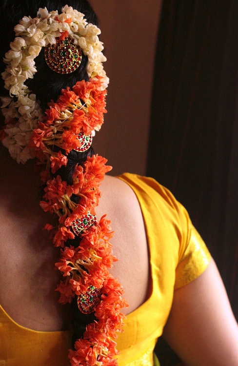 Easy Ways To Add Desi Touch To Your Wedding With Vivacious Orange Hue