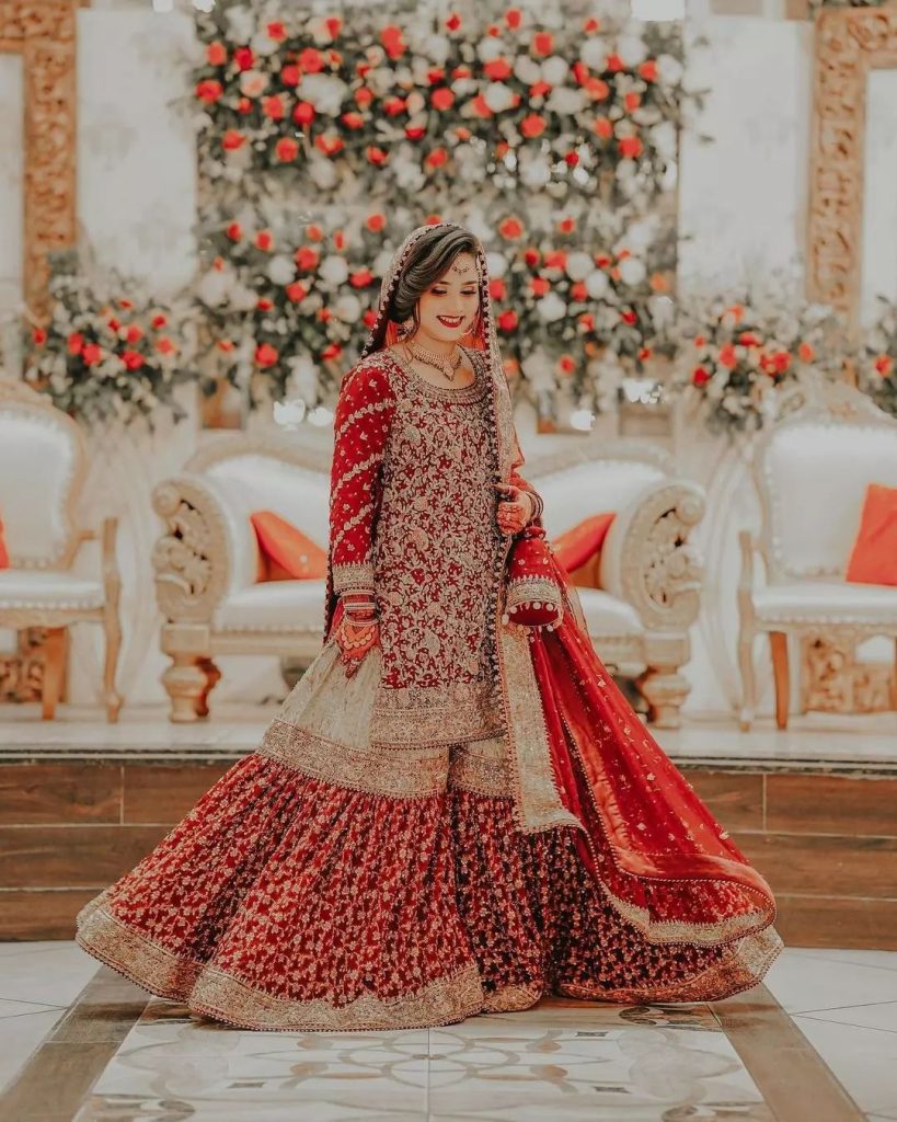 Let The Traditional Red Take Over Your Wedding In Most Amazing Ways!