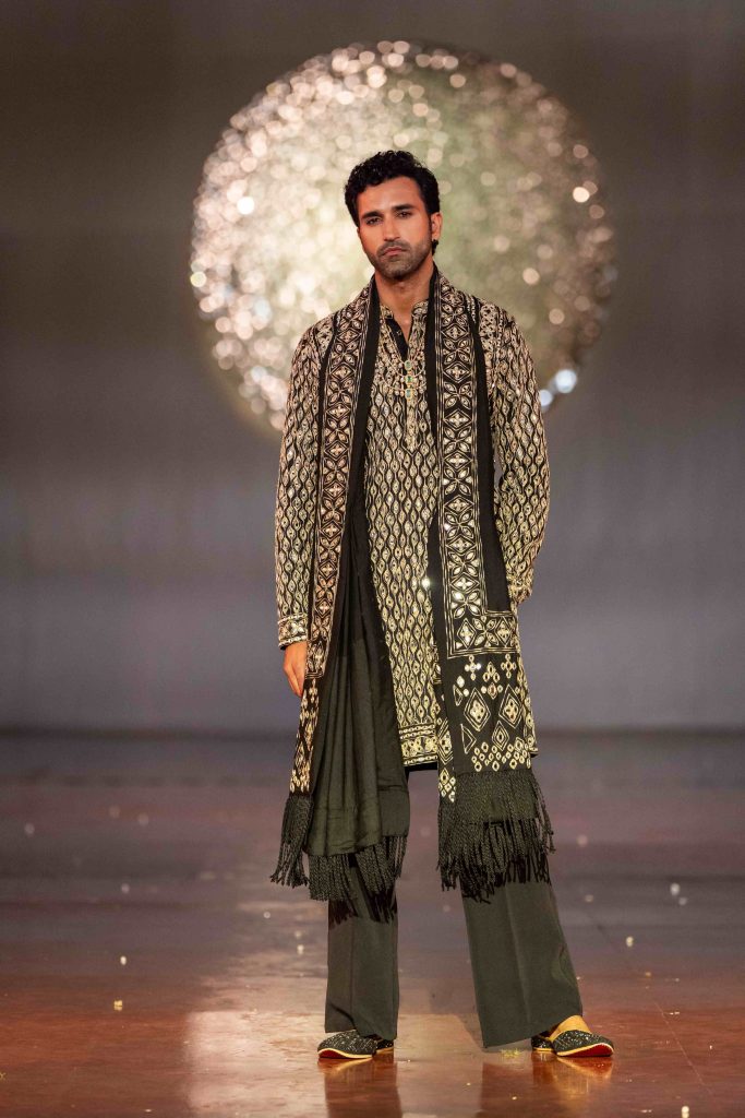 Abhinav Mishra Unveils Annual Couture Runway Showcase - The Man In The Mirror