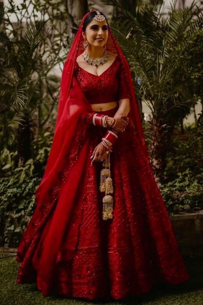 Let The Traditional Red Take Over Your Wedding In Most Amazing Ways!