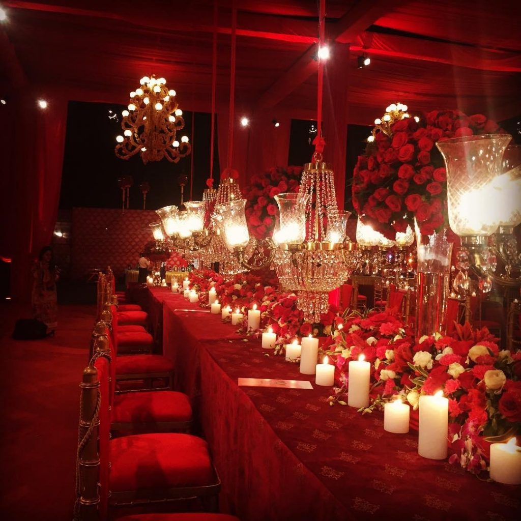 Let The Traditional Red Take Over Your Wedding In Most Amazing Ways!