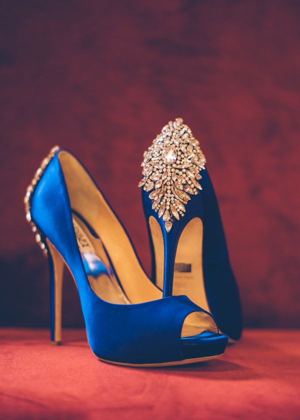 Add A Hint Of Regal Vibes By Adding Royal Blue Hue To Your Wedding