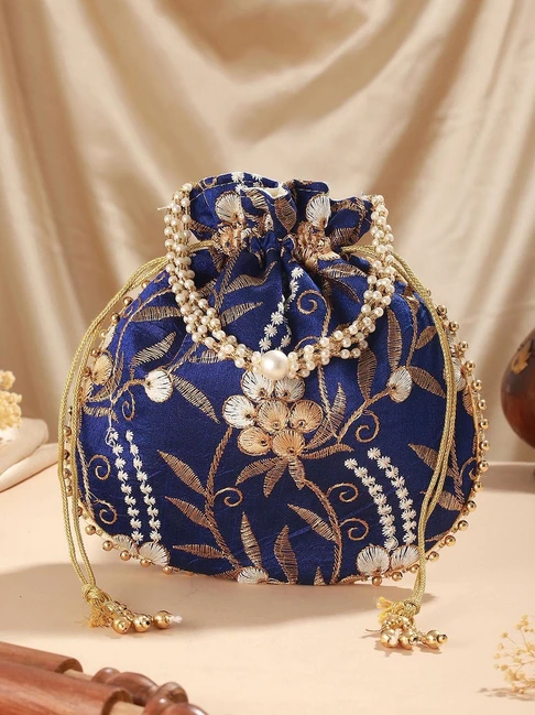 Add A Hint Of Regal Vibes By Adding Royal Blue Hue To Your Wedding