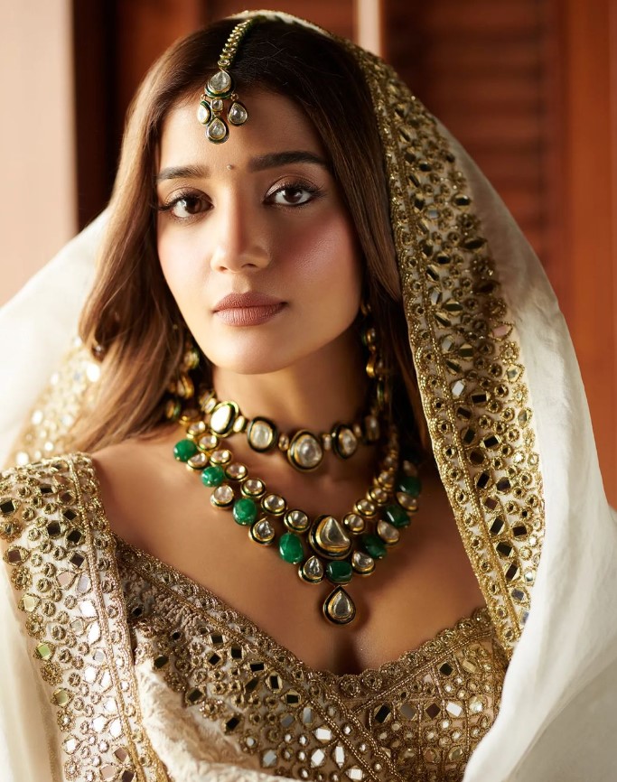 Trending Ways For Brides To Style Jewellery And Lehenga