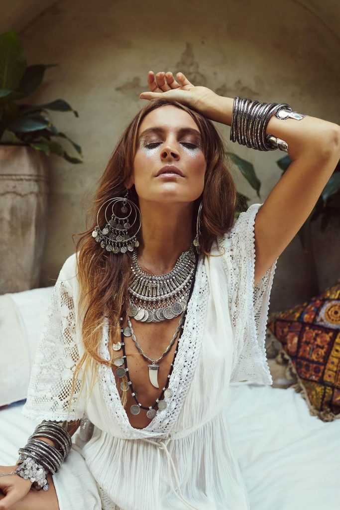 Easy Ways To Nail A Modern Bohemian Bridal Look For Your Wedding