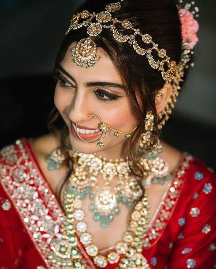 Trending Royal Bride With Vintage Aesthetics & Here's How To Nail The Look