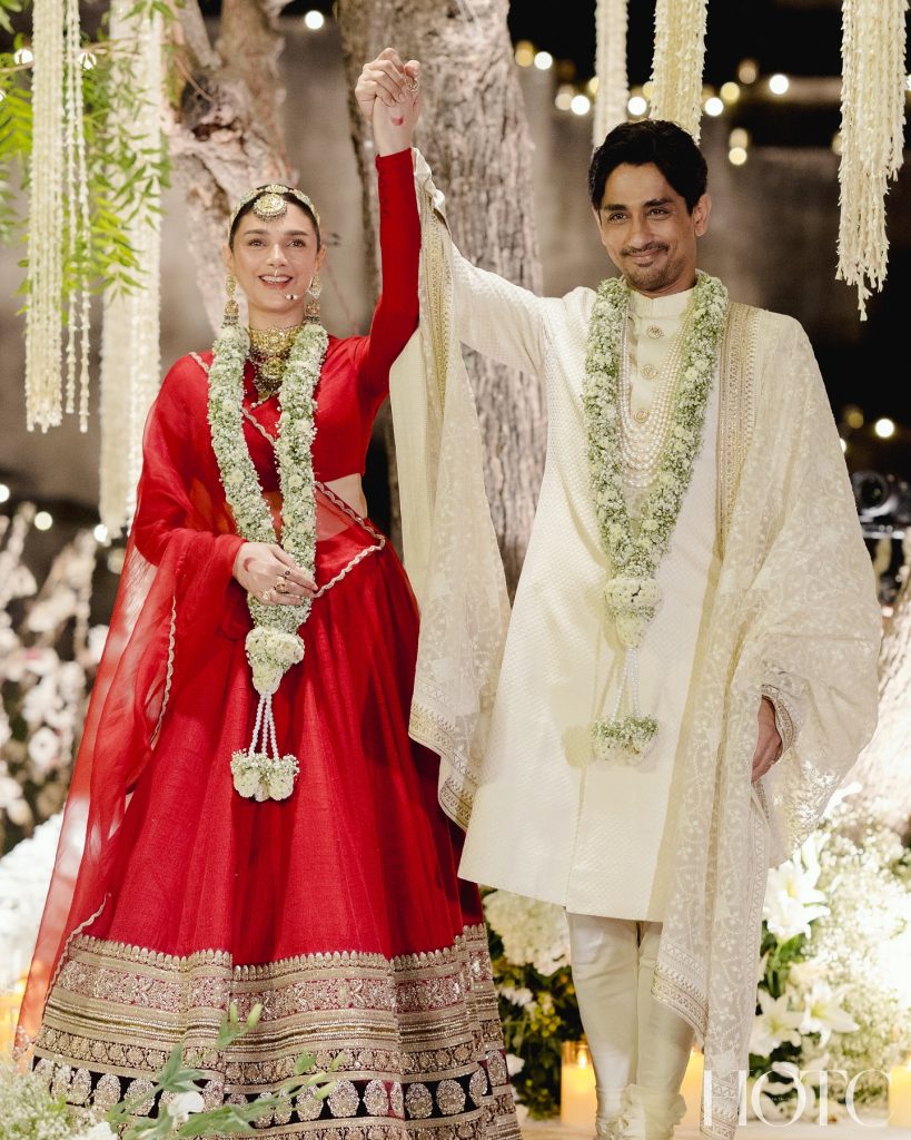 Aditi Rao Hydari & Siddharth Drop New Wedding Pictures; Dazzle In Sabyasachi Couture