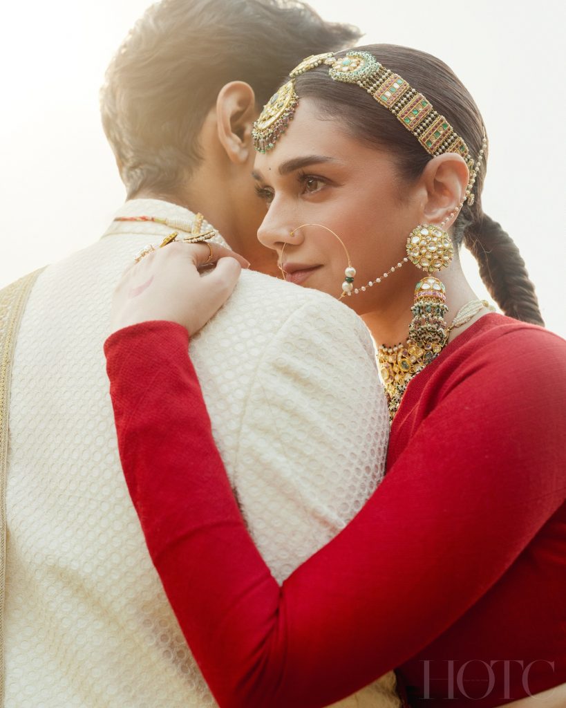 Aditi Rao Hydari & Siddharth Drop New Wedding Pictures; Dazzle In Sabyasachi Couture