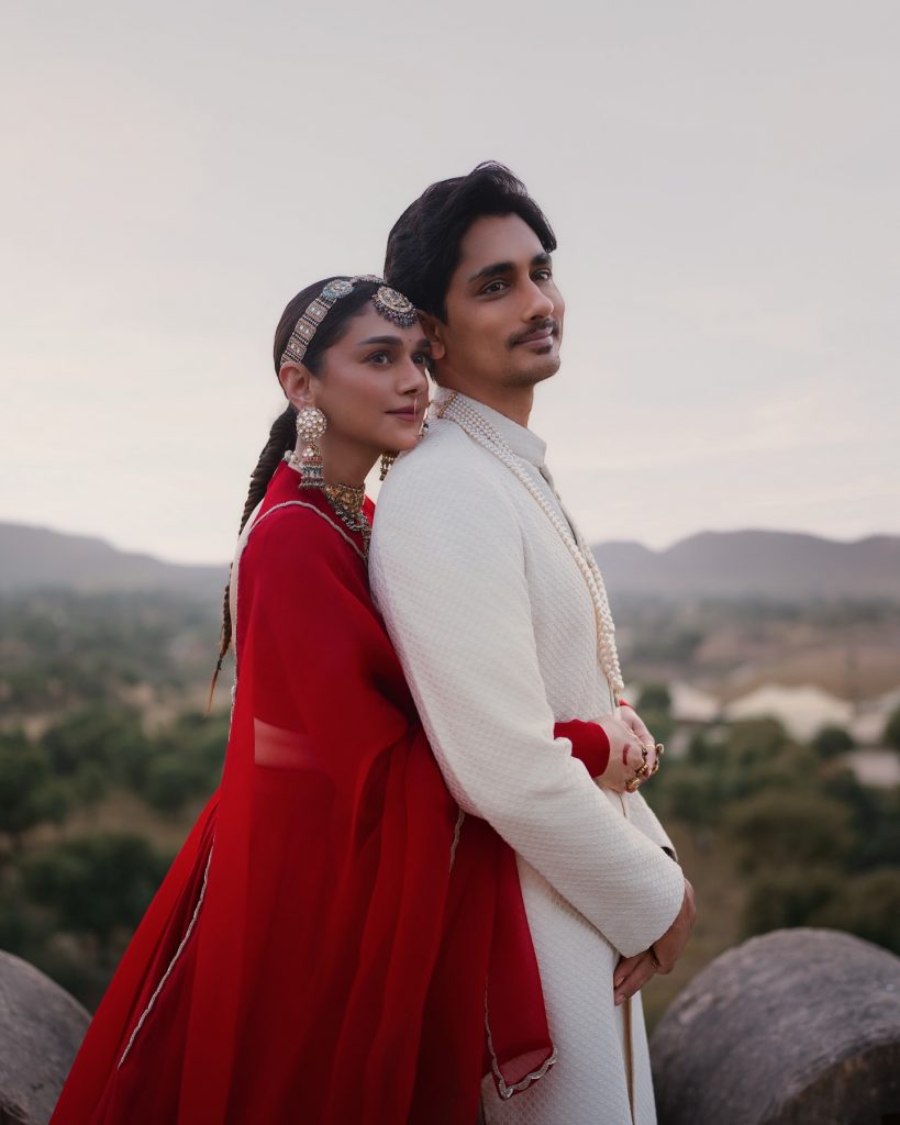 Aditi Rao Hydari & Siddharth Drop New Wedding Pictures; Dazzle In Sabyasachi Couture