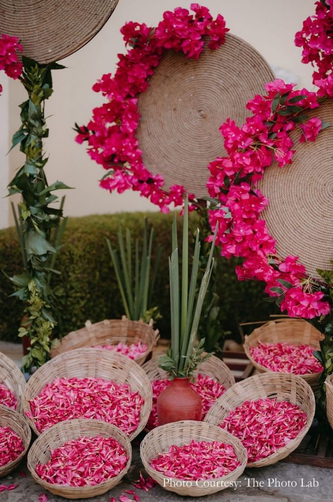 Top Wedding Decoration Ideas Using Flowers Creatively