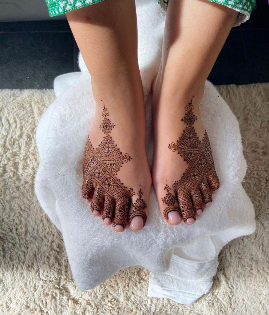 85+ Delicate & Simple Feet Mehndi Designs To Save Right Away!