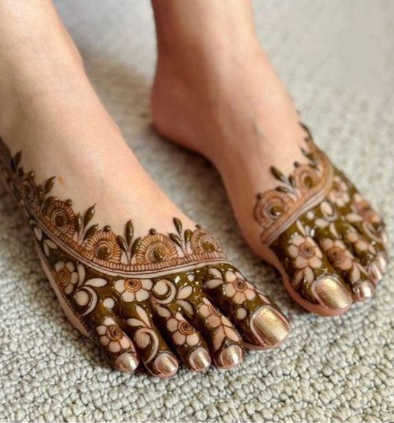 85+ Delicate & Simple Feet Mehndi Designs To Save Right Away!