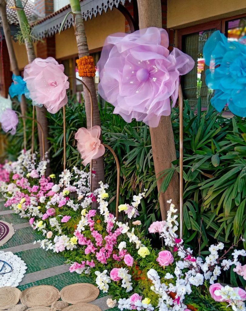 Top Wedding Decoration Ideas Using Flowers Creatively