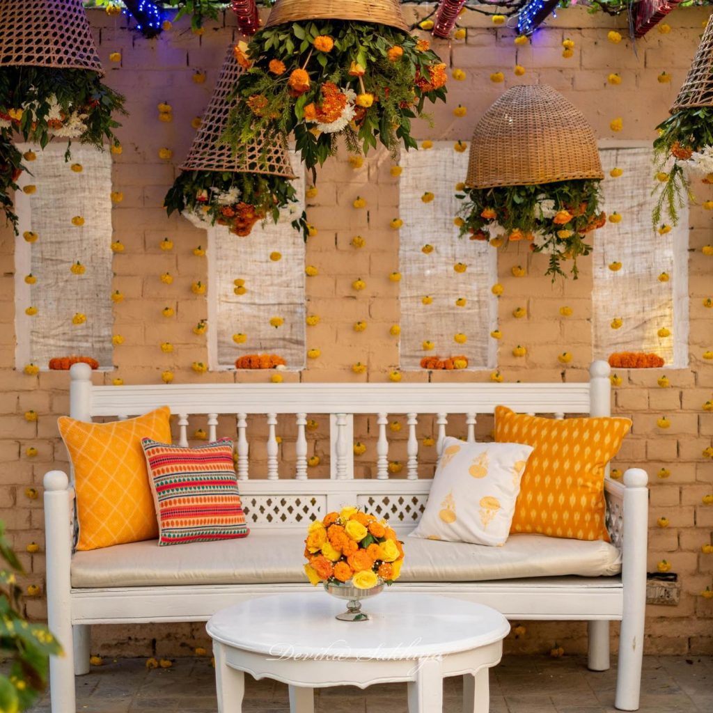 Top Wedding Decoration Ideas Using Flowers Creatively