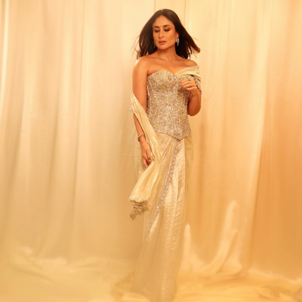 Kareena Kapoor To Janhvi Kapoor: Corset Saree Trend Takes Over Bollywood!